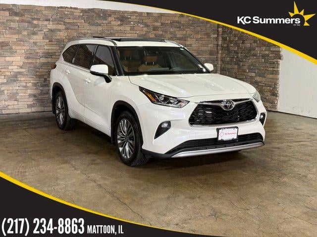 2021 Toyota Highlander Platinum AWD (Natl) in Blizzard Pearl — front three-quarter view