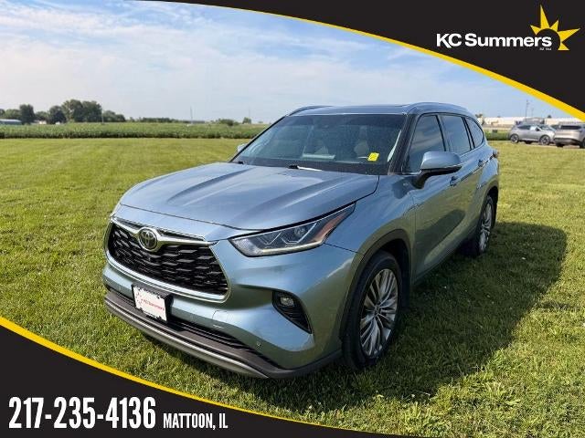 2020 Toyota Highlander Platinum AWD (Natl) in Moon Dust — front three-quarter view